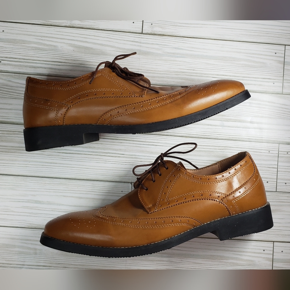 Golaiman men's wingtip dress shoes size 7.5